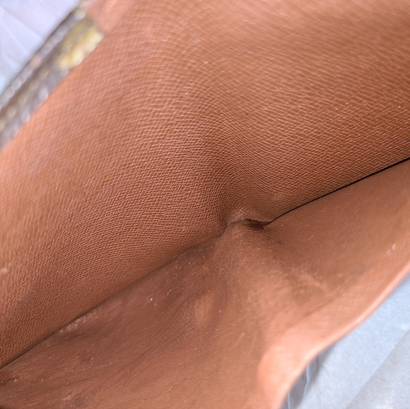 Louis Vuitton Wallet - Picture 5 of 9